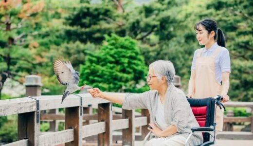 家族が認知症になったら介護はどうする？介護疲れで限界を感じたときの対処法などポイントを解説