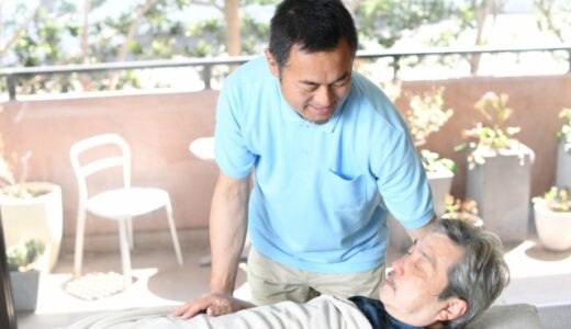 認知症で寝てばかりいる理由は？よく寝る理由や注意点、対処法を解説します