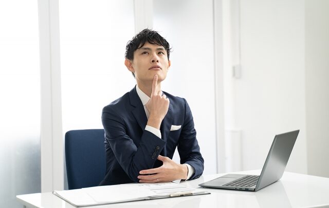 若年性認知症の初期症状とは？性格や行動の変化、早期発見のためにできることを解説